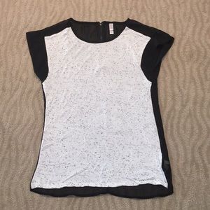 XHILARATION BLACK AND WHITE BLOUSE